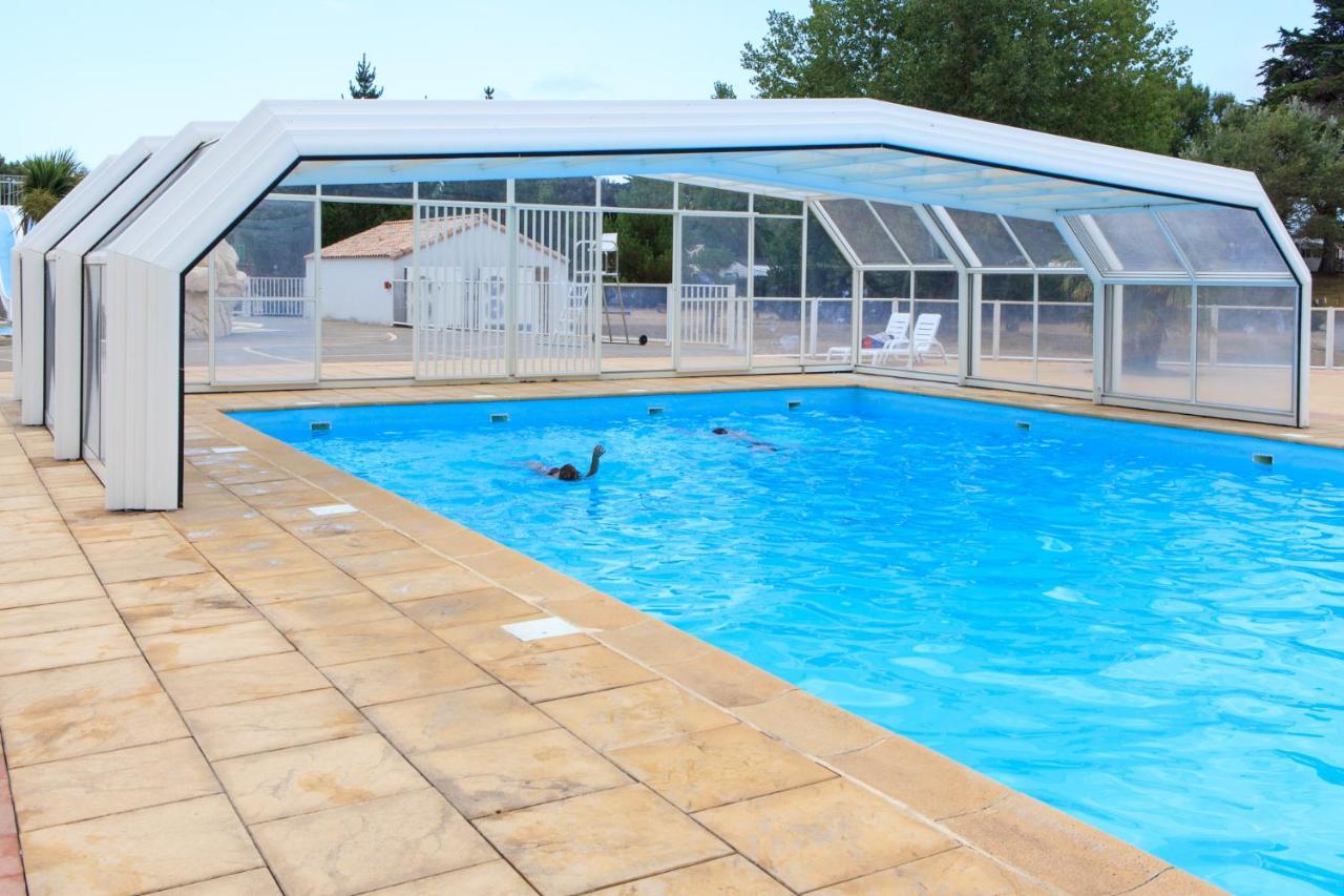 Domaine Du Collet**** Hotel Villeneuve-en-Retz Exterior photo